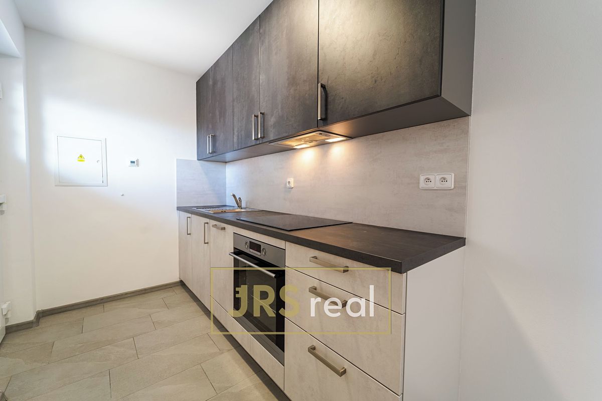 Pronájem bytu 2+kk 42 m² – fotografie 2