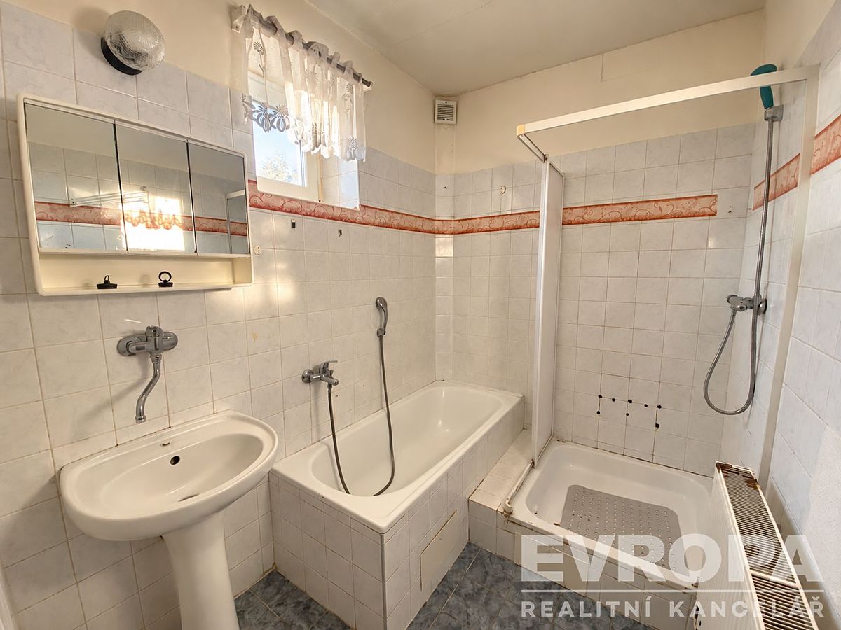 Prodej rodinného domu 114 m², pozemek 550 m² – fotografie 3