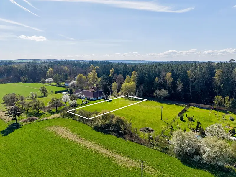 Prodej stavebního pozemku 1291 m², Opařany – náhled fotky 1