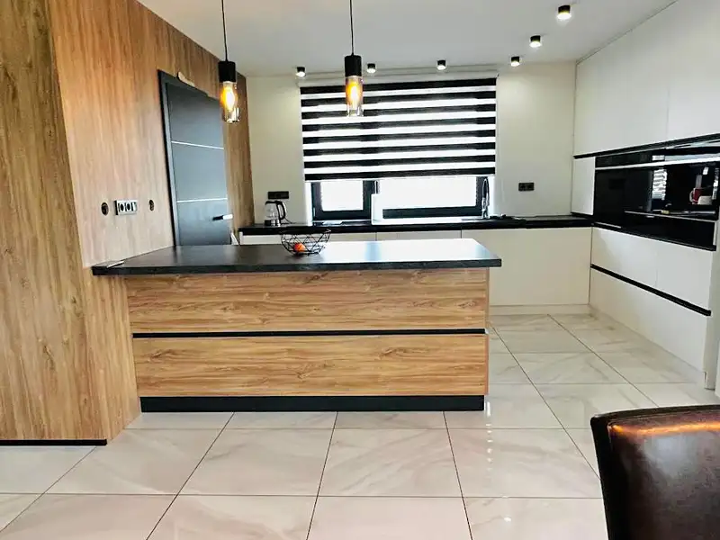 Prodej rodinného domu 147 m², pozemek 1000 m², Kolová – náhled fotky 3