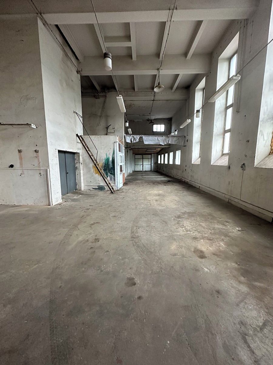 Pronájem výrobní haly, prostoru 200 m²