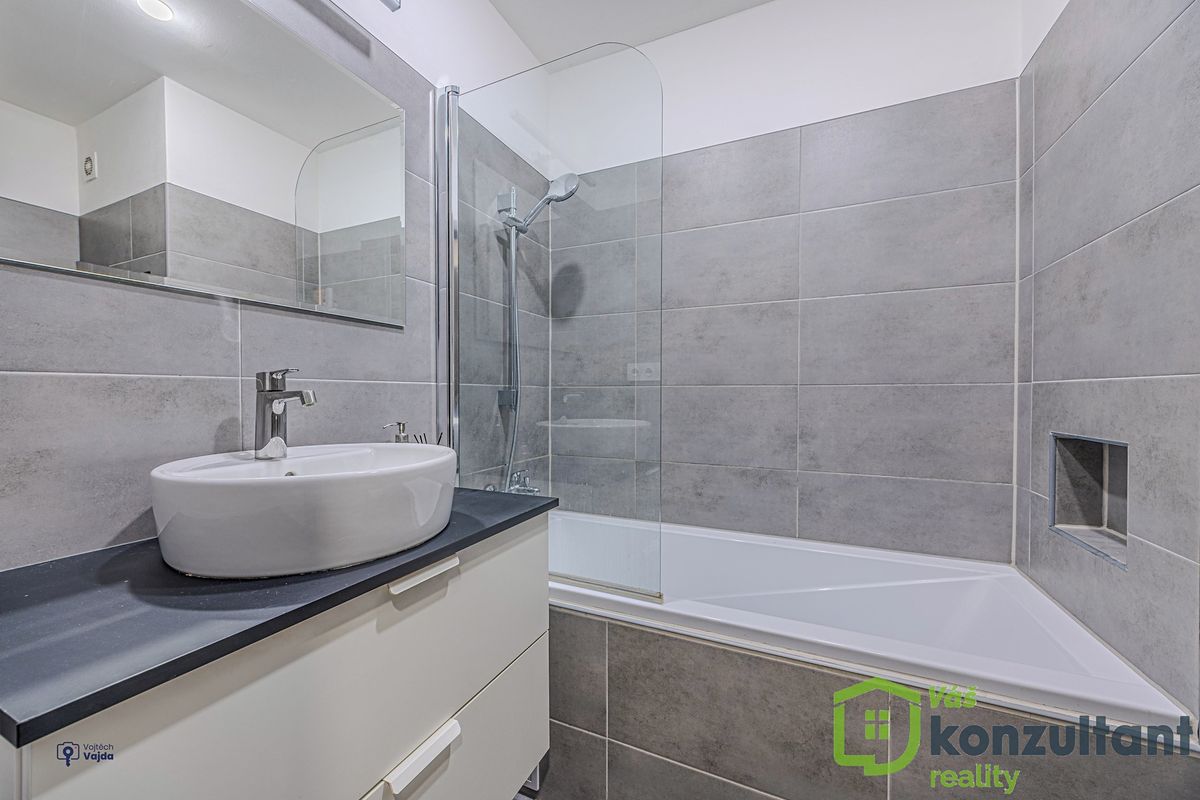 Pronájem bytu 2+1 64 m² – fotografie 3