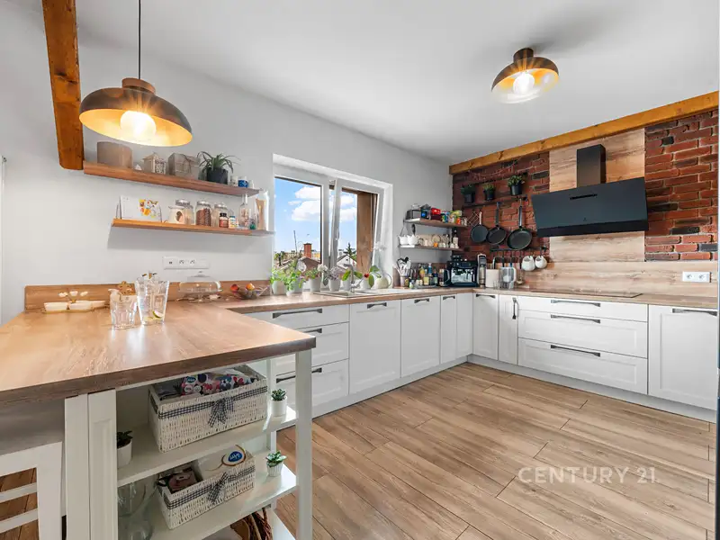Prodej rodinného domu 357 m², pozemek 265 m², Svitavy – náhled fotky 2