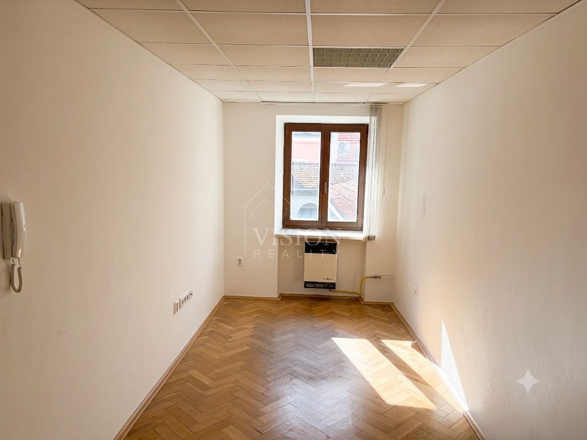 Pronájem kanceláře 36 m² – fotografie 3