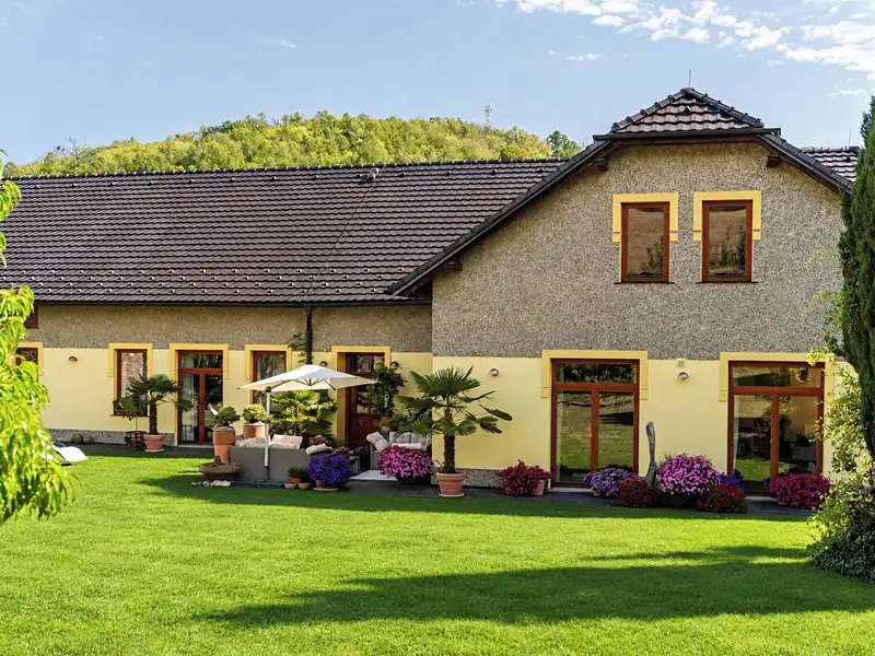 Prodej zemědělské usedlosti 385 m², pozemek 152285 m², Lichnov – náhled fotky 2