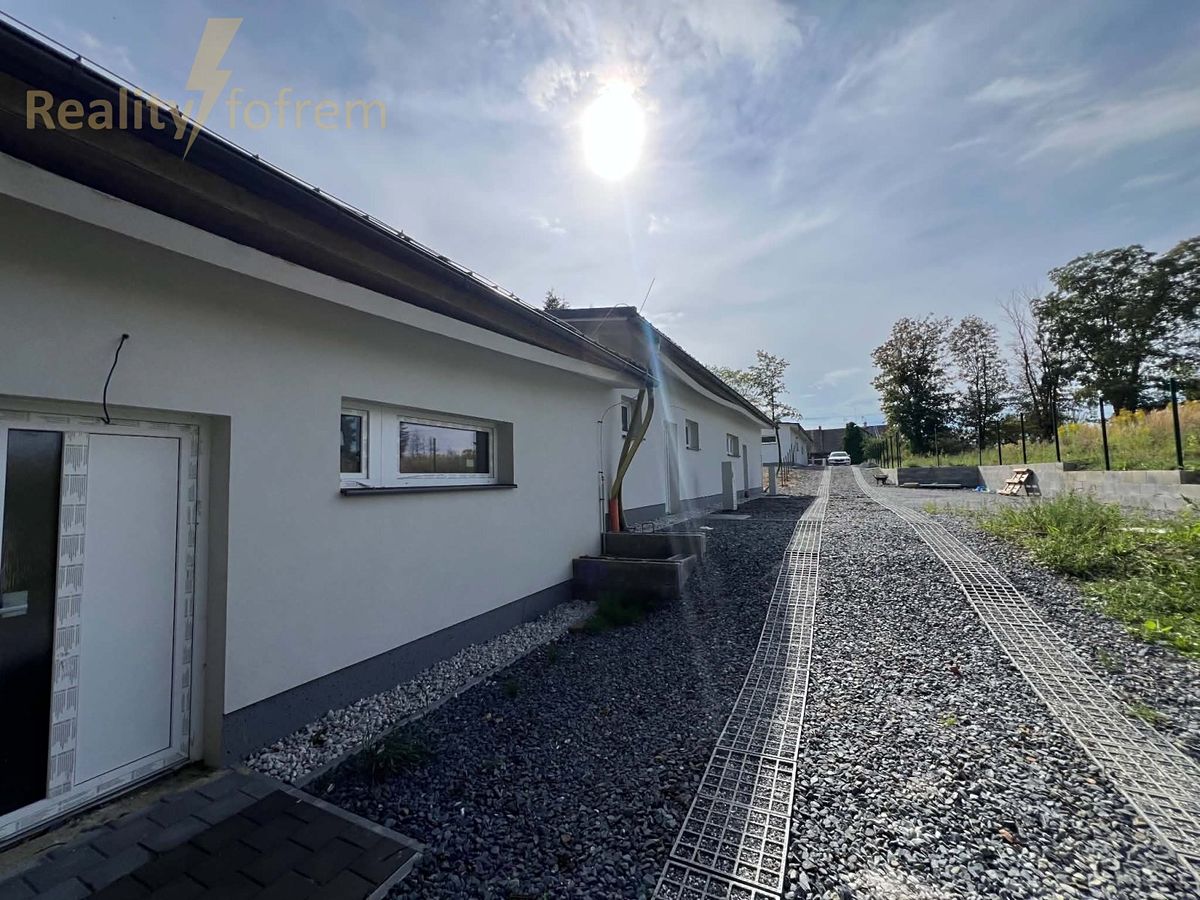 Prodej rodinného domu 70 m², pozemek 300 m² – fotografie 2