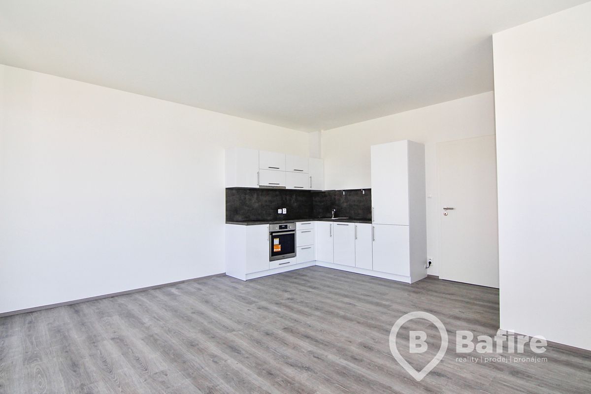 Pronájem bytu 1+kk 38 m² – fotografie 4