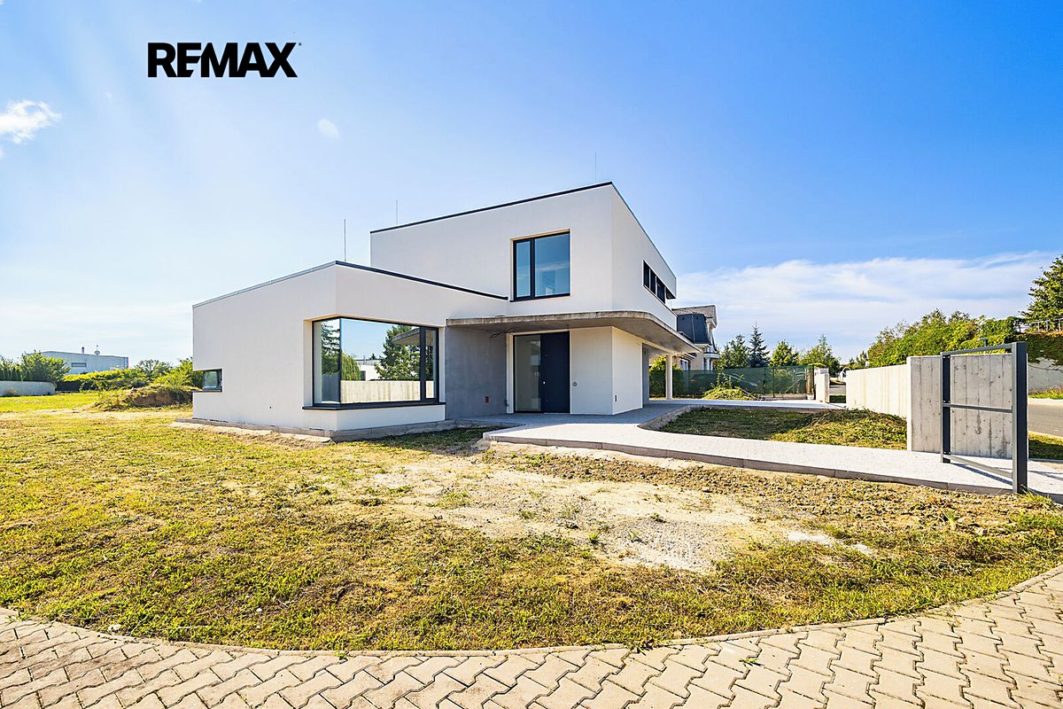 Prodej rodinného domu 206 m², pozemek 1232 m² – fotografie 5