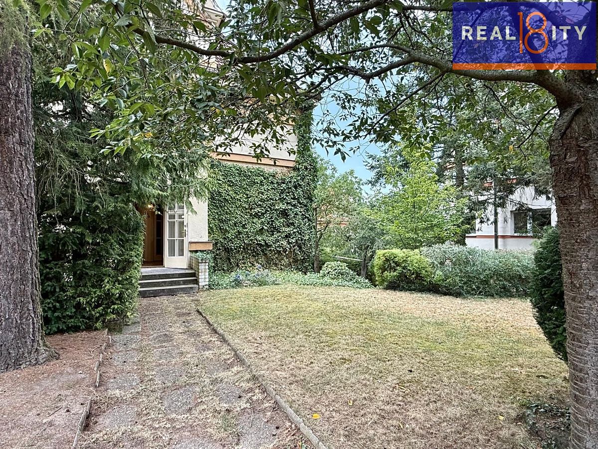 Prodej vily 528 m², pozemek 985 m² – fotografie 4