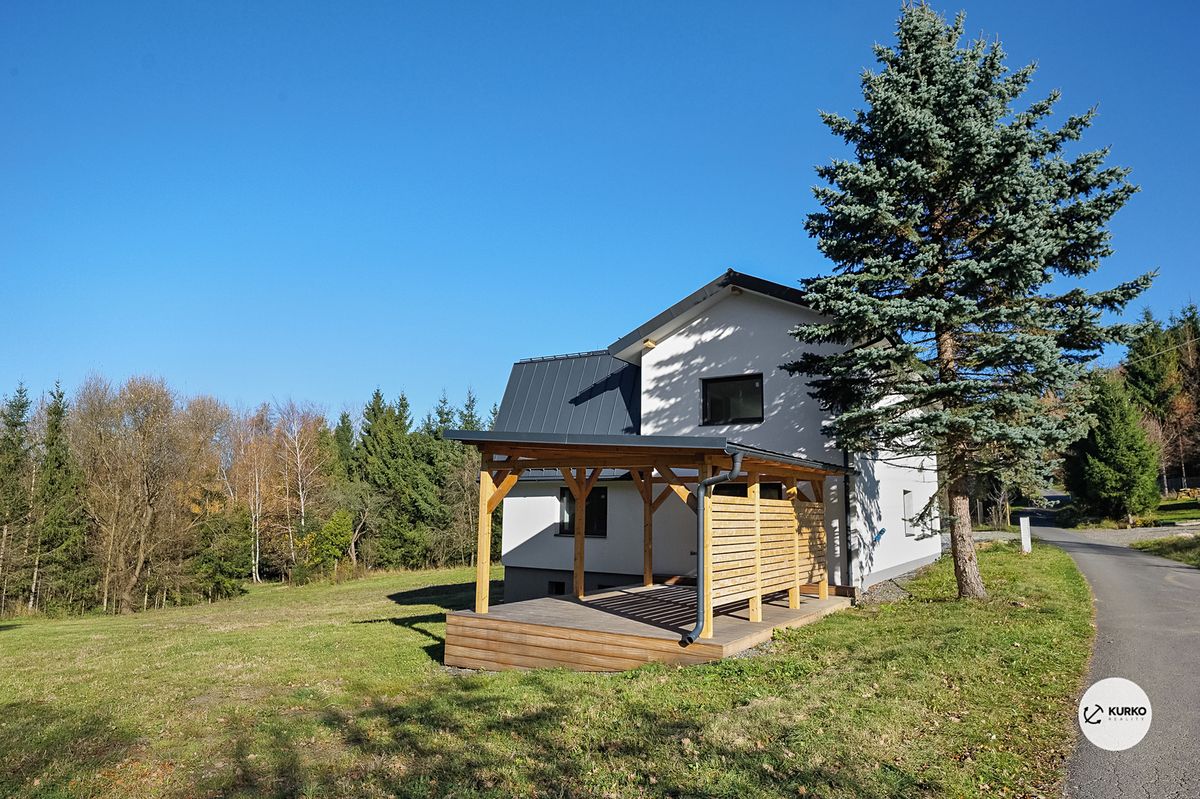 Prodej rodinného domu 200 m², pozemek 5648 m² – fotografie 3