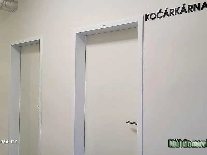 Pronájem bytu 1+kk 22 m², Praha – náhled fotky 1