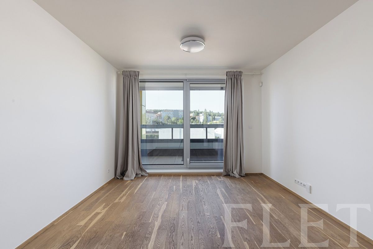 Pronájem bytu 1+kk 33 m²
