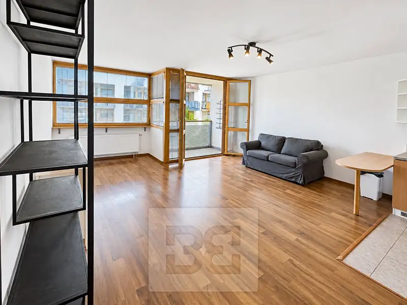Pronájem bytu 1+kk 43 m², Praha – náhled fotky 1