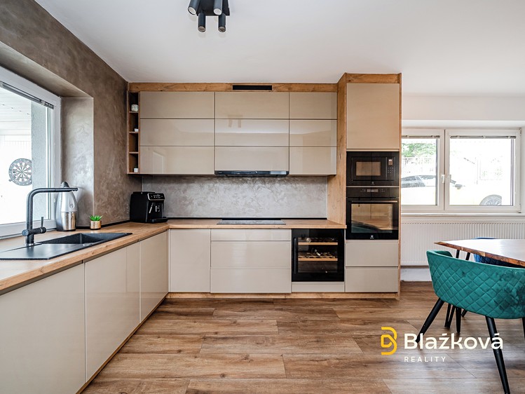 Будинок на продаж, 275 м² (2 з 13)