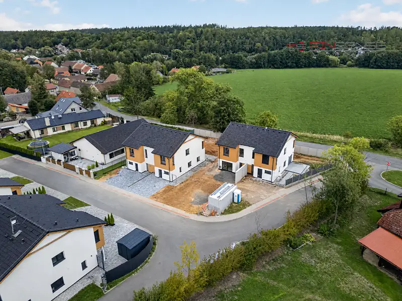 Prodej rodinného domu 114 m², pozemek 348 m², Stochov – náhled fotky 3