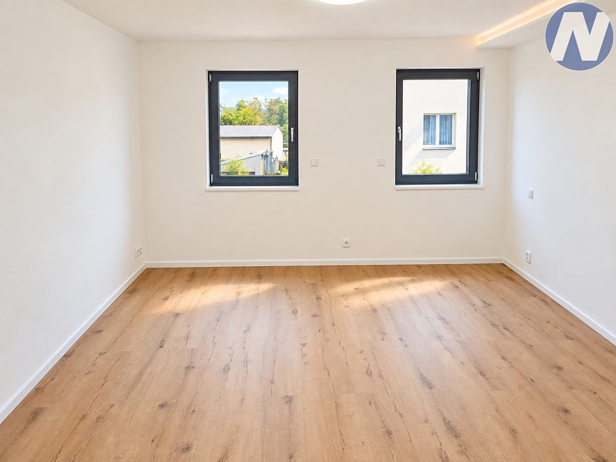 Pronájem bytu 2+kk 66 m² – fotografie 4