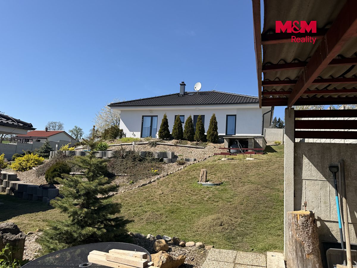 Prodej rodinného domu 92 m², pozemek 1009 m² – fotografie 4