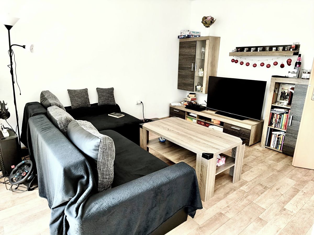 Pronájem bytu 2+kk 55 m² – fotografie 3