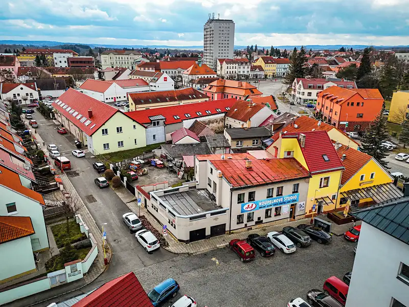 Prodej rodinného domu 250 m², pozemek 633 m², Dobříš – náhled fotky 1