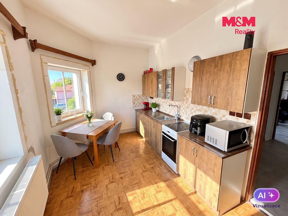 Prodej rodinného domu 210 m², pozemek 180 m² – fotografie 2