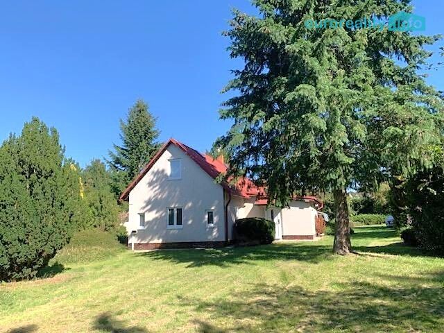 Prodej rodinného domu 195 m², pozemek 2212 m² – fotografie 2