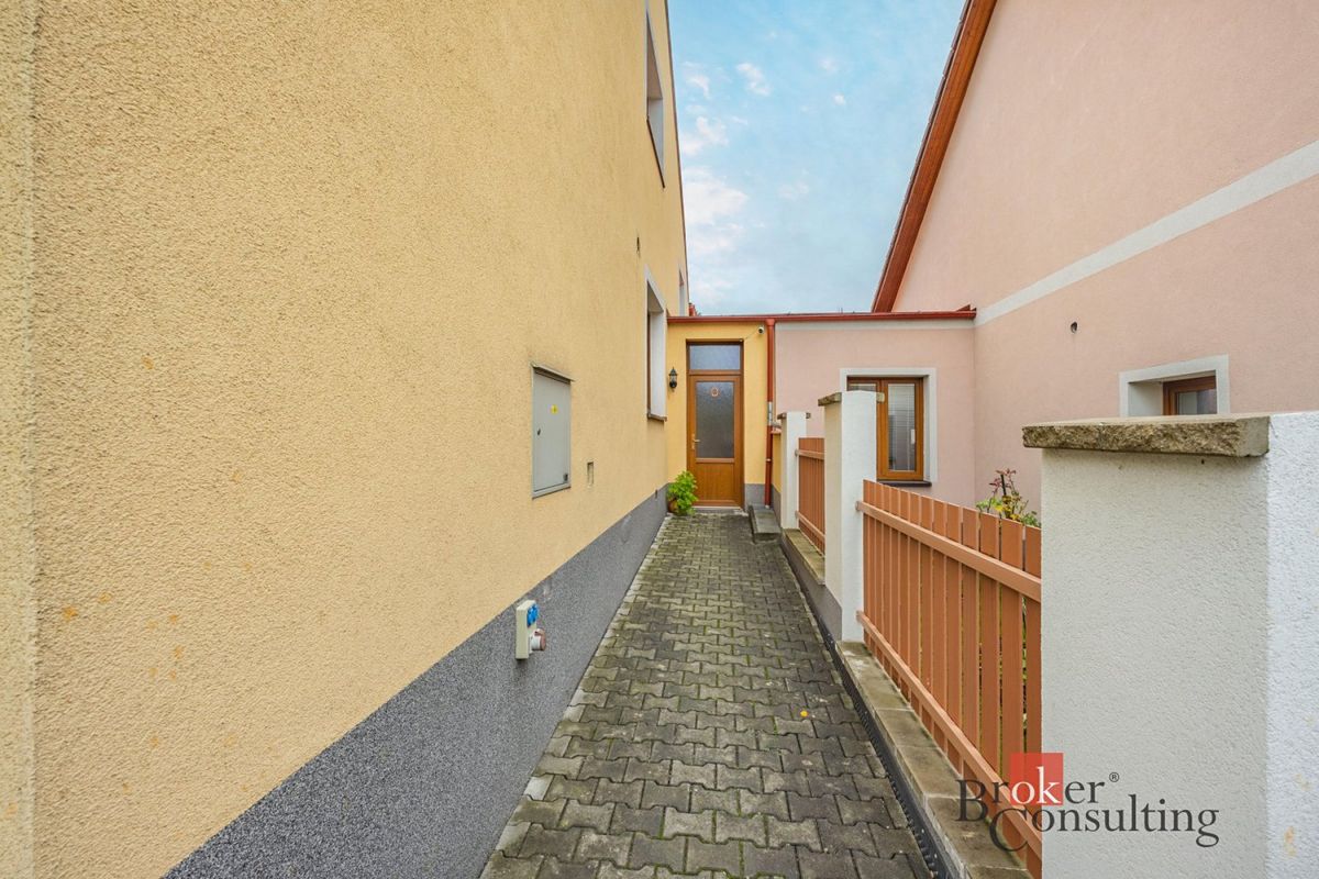 Prodej rodinného domu 161 m², pozemek 500 m² – fotografie 5