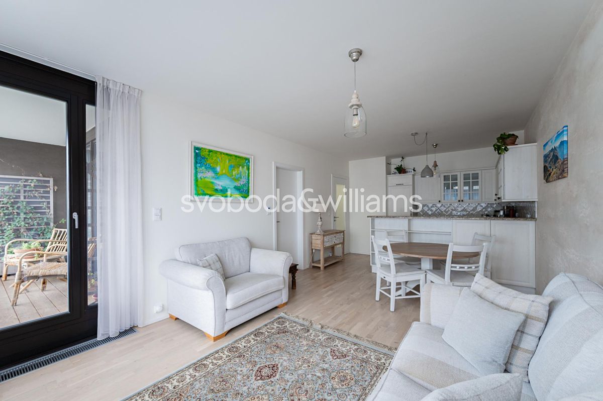 Pronájem bytu 2+kk 50 m² – fotografie 2