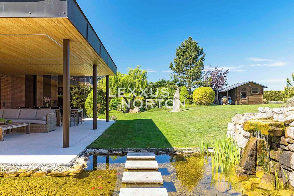 Prodej rodinného domu 343 m², pozemek 2363 m² – fotografie 2