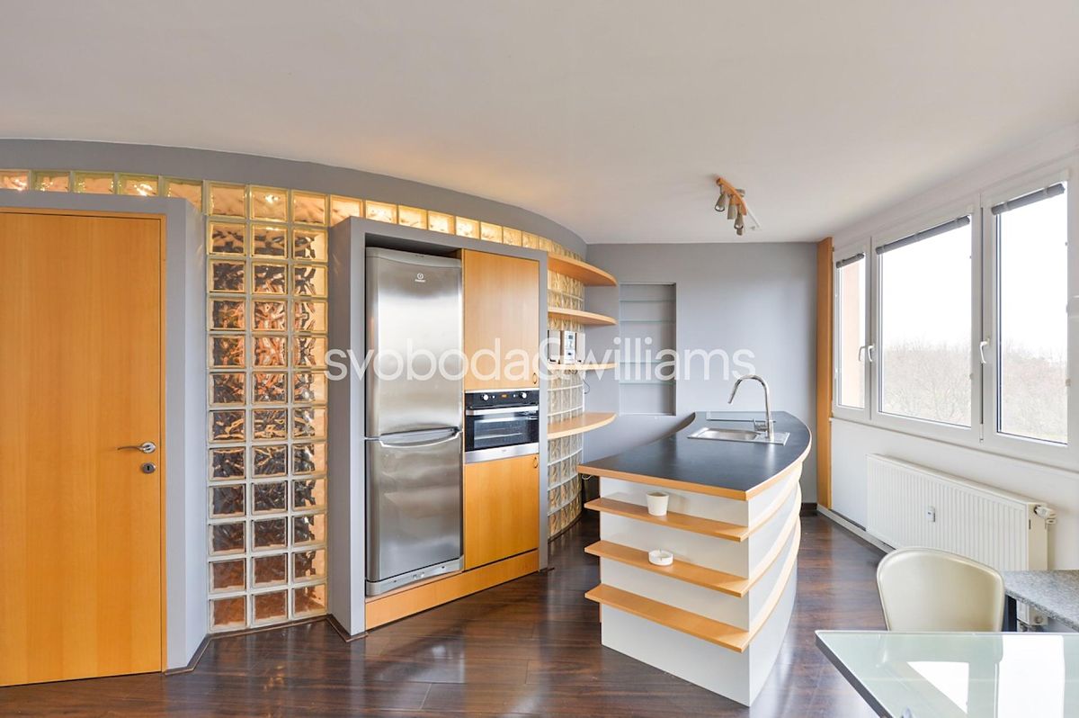 Pronájem bytu 2+kk 64 m² – fotografie 2