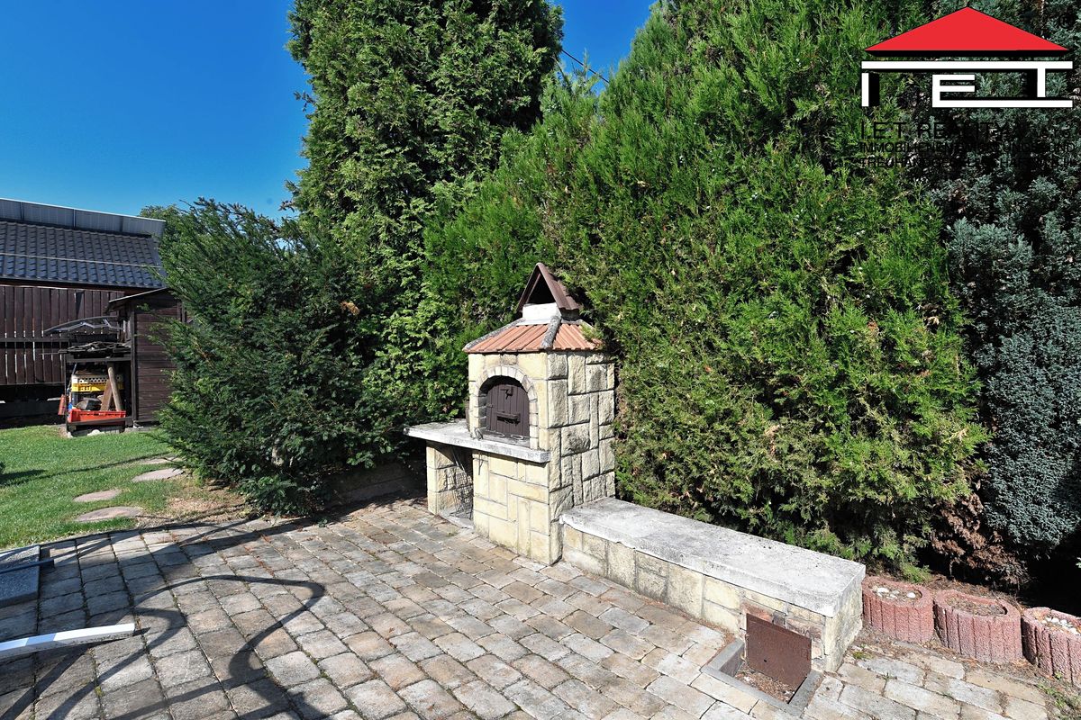 Prodej rodinného domu 255 m², pozemek 520 m² – fotografie 3