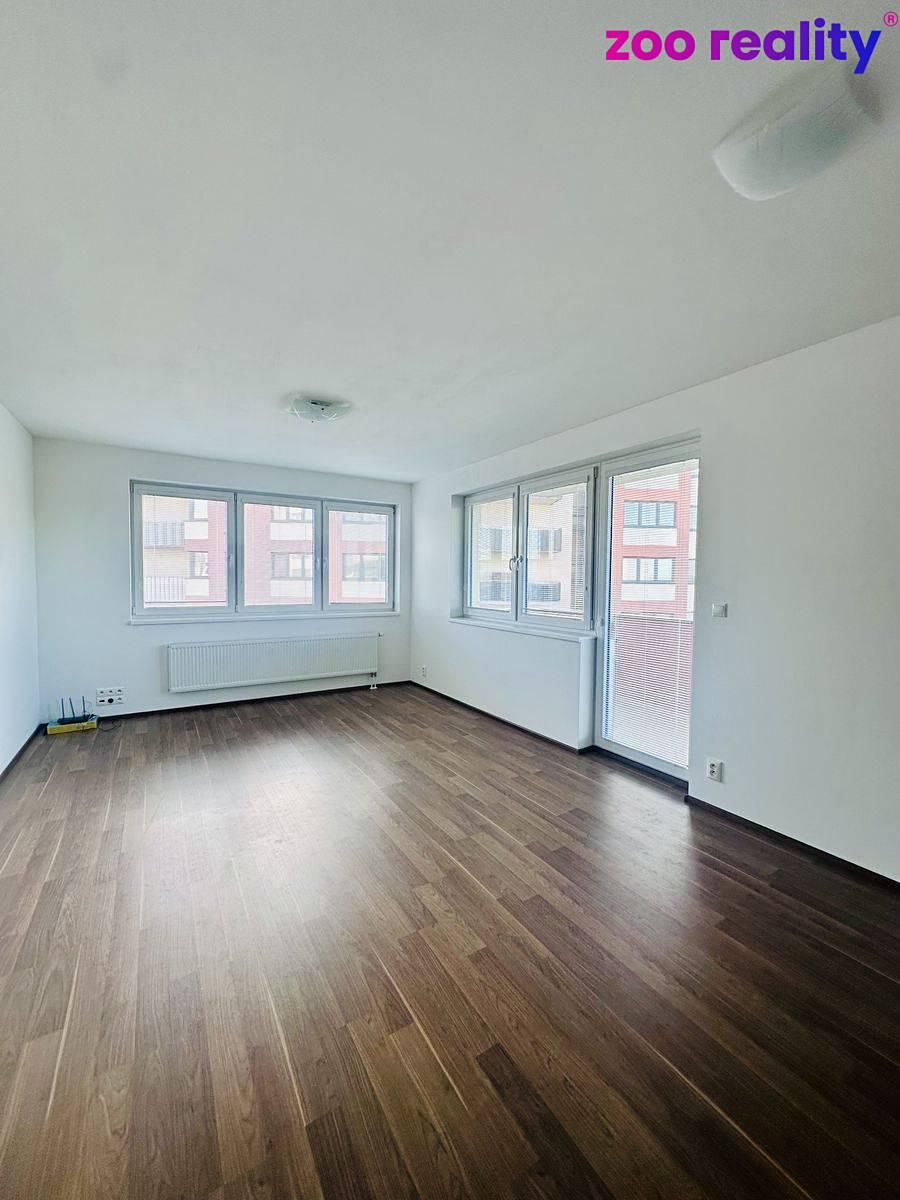 Pronájem bytu 1+kk 35 m² – fotografie 2
