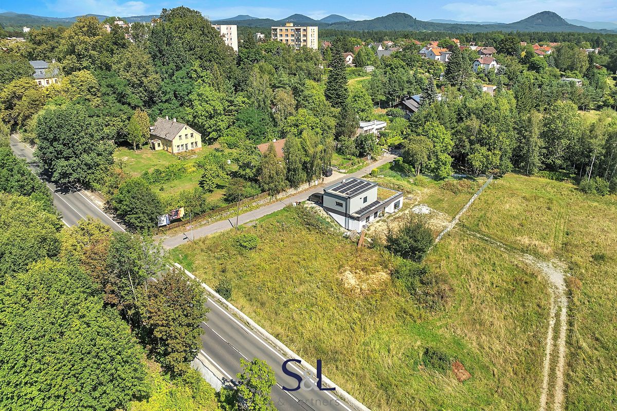 Prodej stavebního pozemku 989 m² – fotografie 3