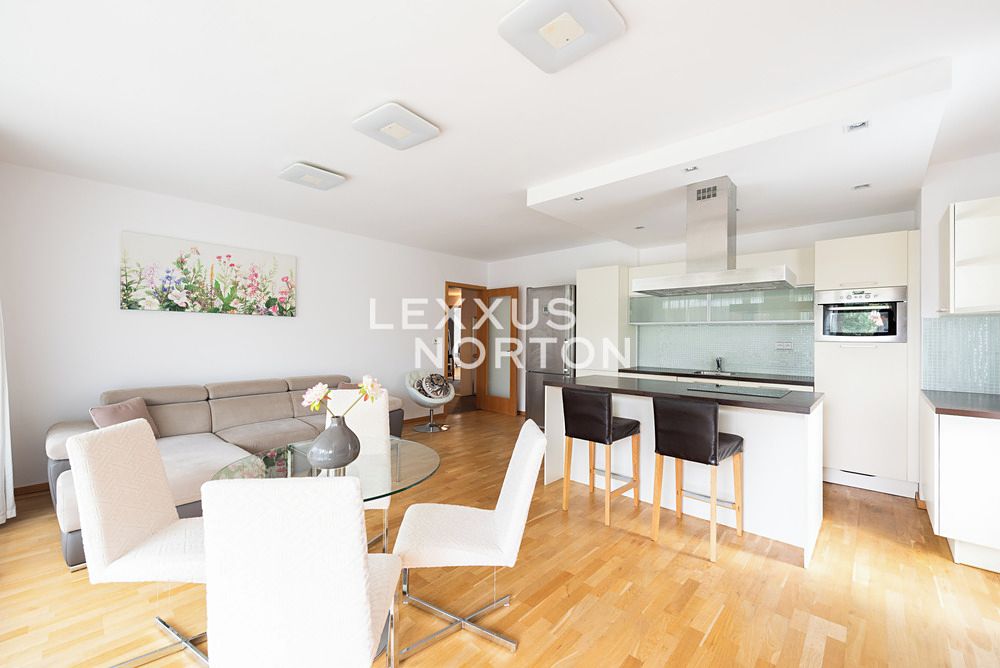 Pronájem bytu 3+kk 90 m²