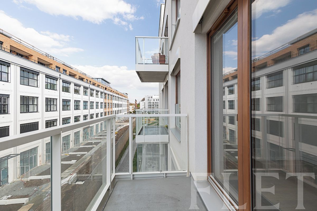 Pronájem bytu 1+kk 32 m² – fotografie 3