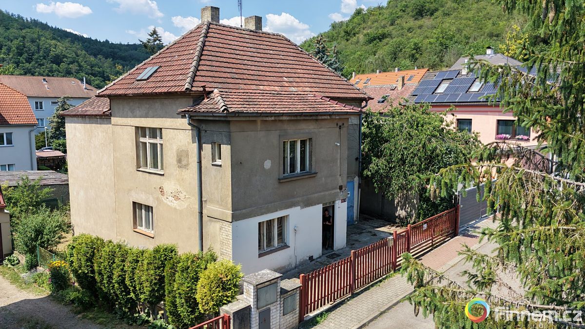 Prodej rodinného domu 280 m², pozemek 445 m²