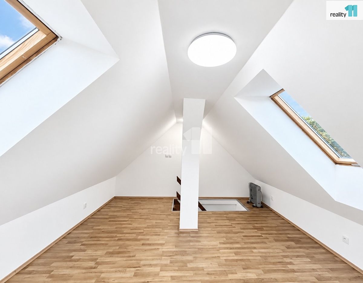 Pronájem bytu 3+kk 75 m² – fotografie 2