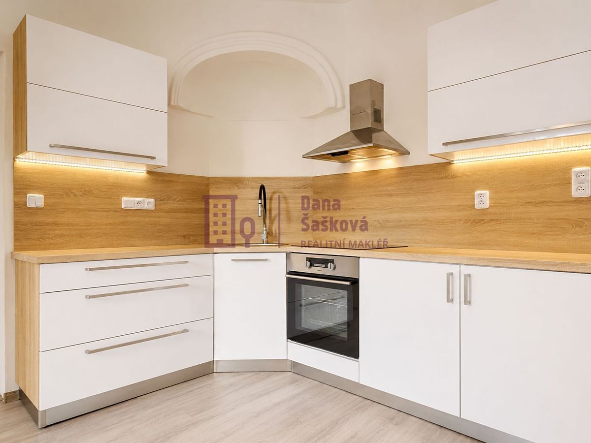 Pronájem bytu 2+kk 72 m² – fotografie 3