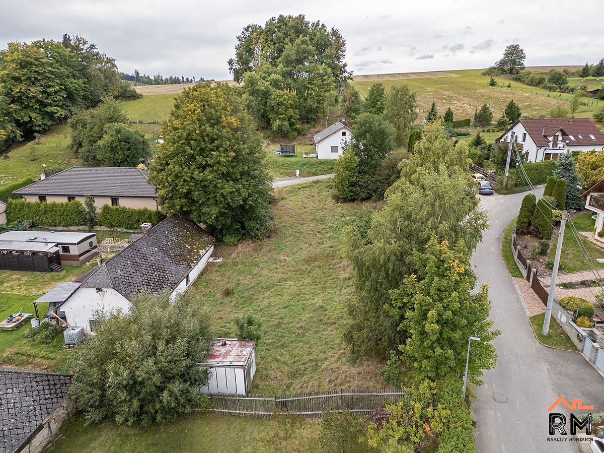Prodej stavebního pozemku 1379 m² – fotografie 2