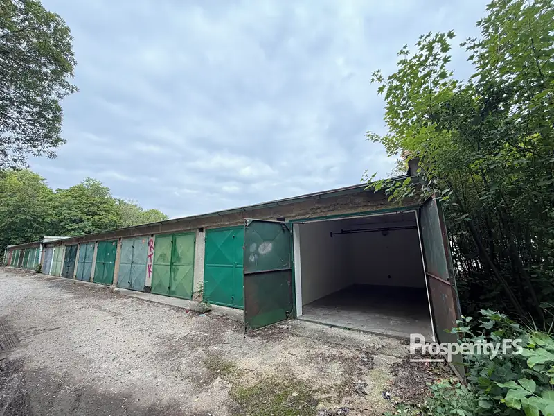 Pronájem garáže 21 m², Slaný – náhled fotky 3