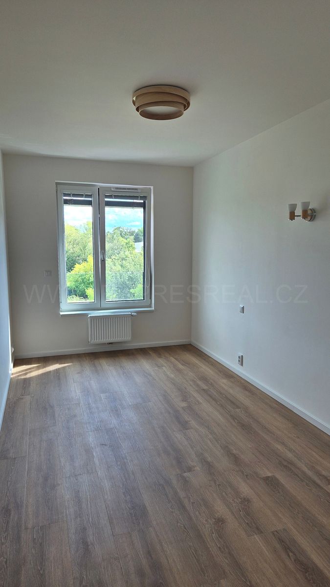 Pronájem bytu 2+kk 52 m² – fotografie 2