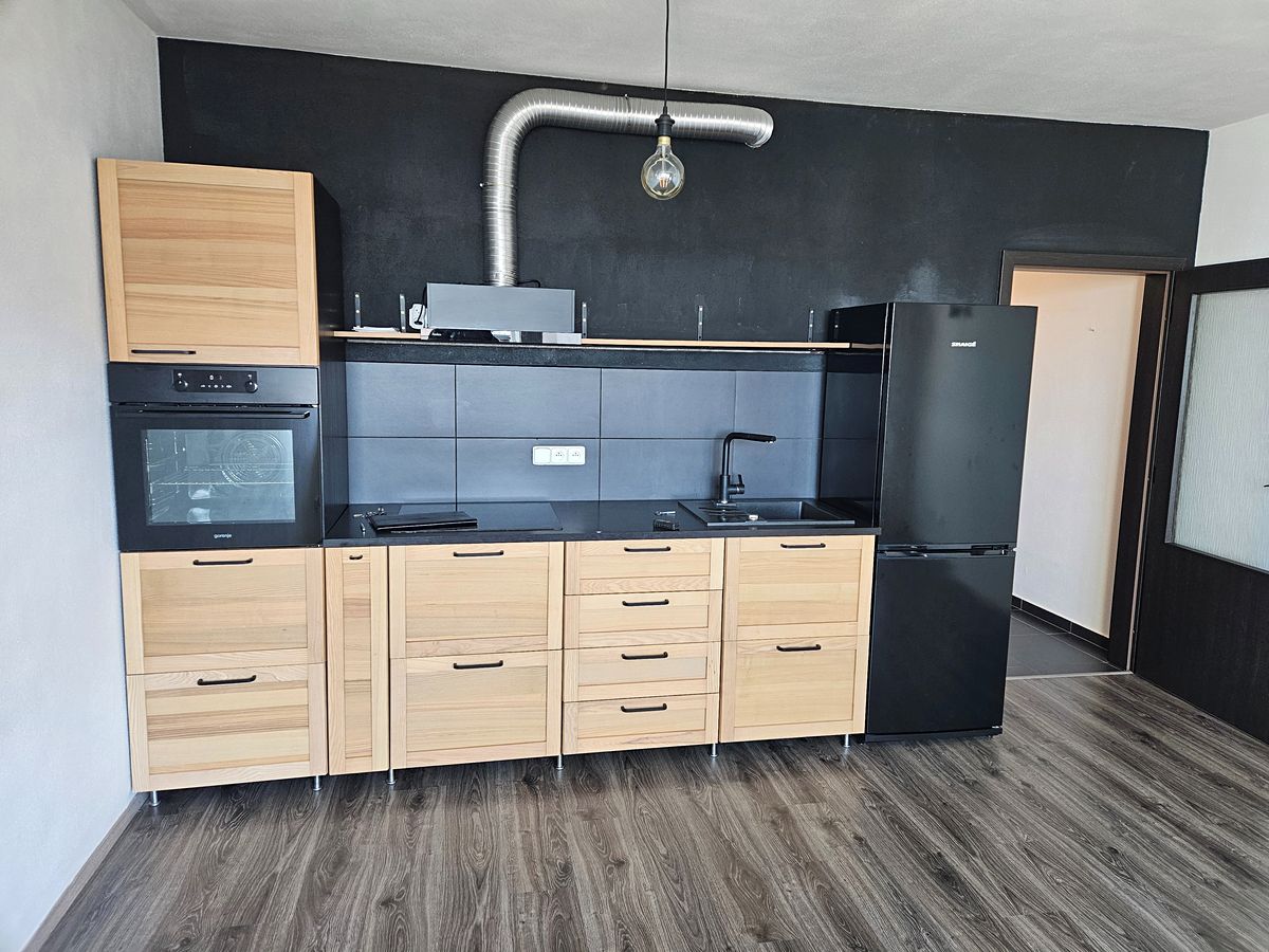 Pronájem bytu 1+kk 36 m² – fotografie 2