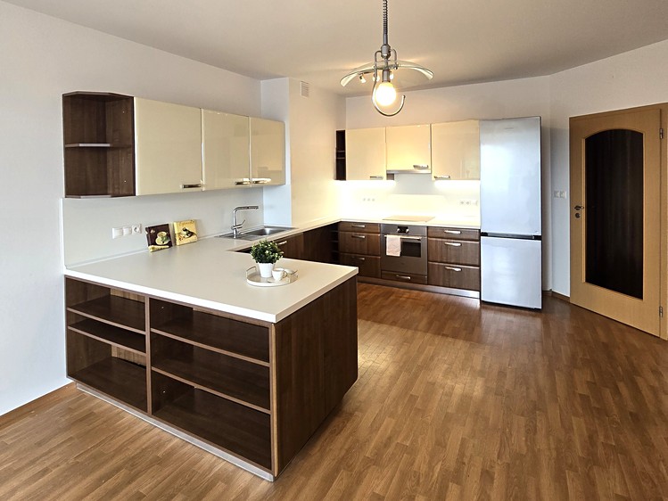 Квартира 3+kk в оренду, 67 м² (2 з 32)