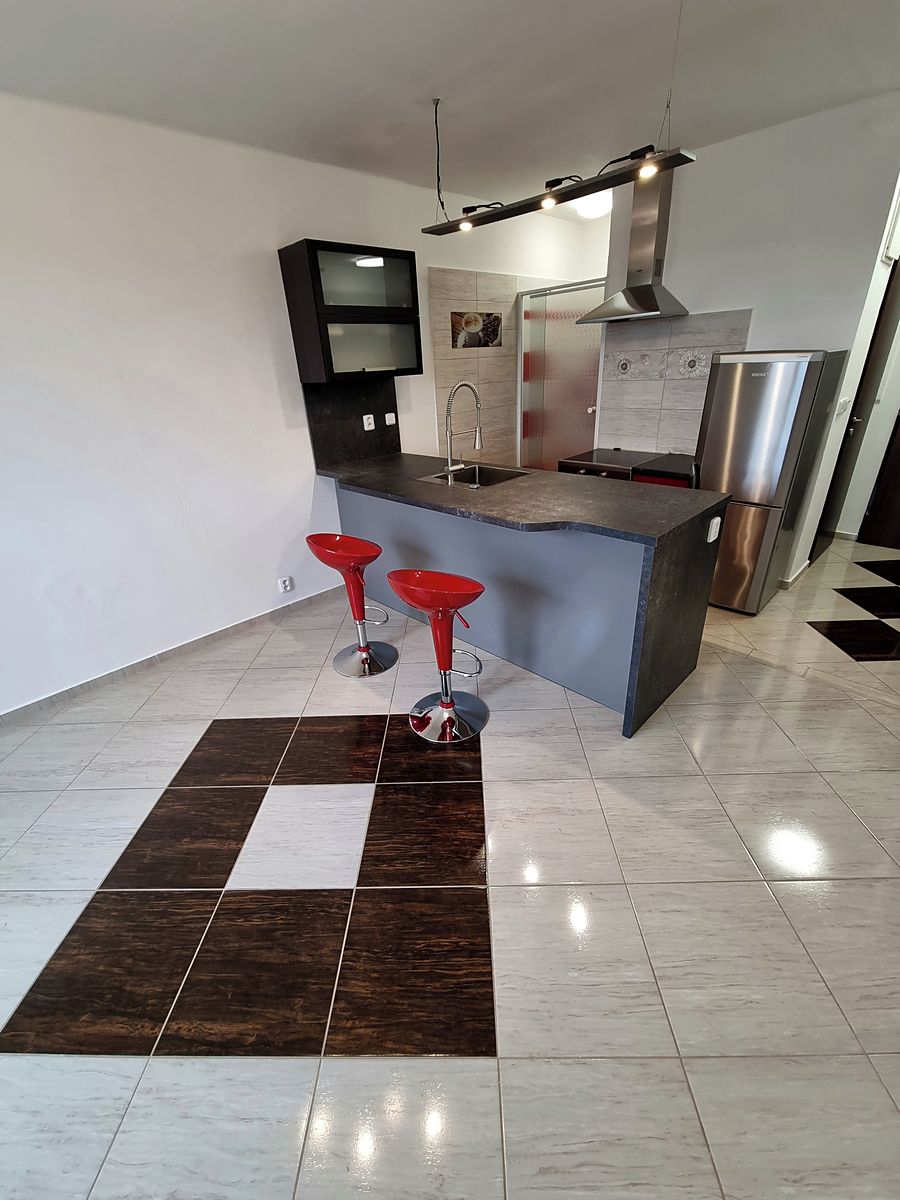 Pronájem bytu 1+kk 25 m² – fotografie 3