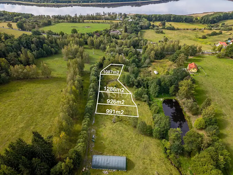 Prodej stavebního pozemku 1286 m², Horní Planá – náhled fotky 3