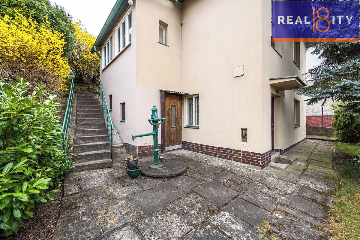 Prodej rodinného domu 264 m², pozemek 773 m² – fotografie 4