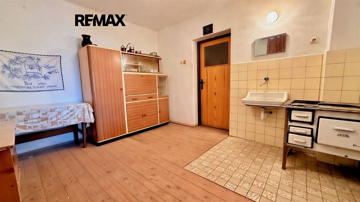 Prodej rodinného domu 180 m², pozemek 780 m² – fotografie 5