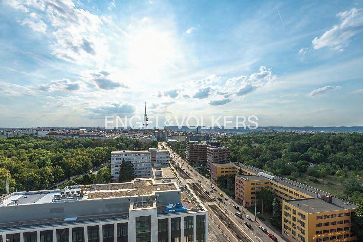 Pronájem bytu 4+kk 132 m² – fotografie 3