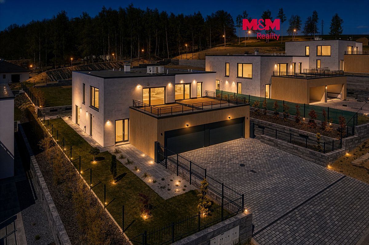 Prodej rodinného domu 219 m², pozemek 940 m²