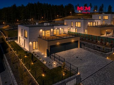 Prodej rodinného domu 219 m², pozemek 940 m²