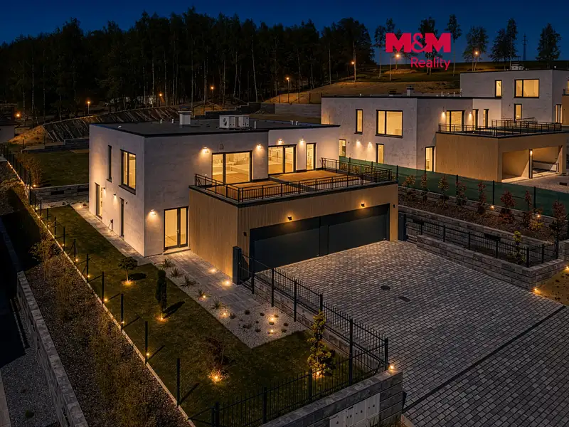 Prodej rodinného domu 219 m², pozemek 940 m², Velké Popovice – náhled fotky 1